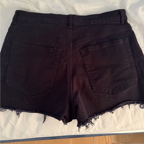 H&M Black Jean Shorts with Frayed Hem - Picture 2 of 3